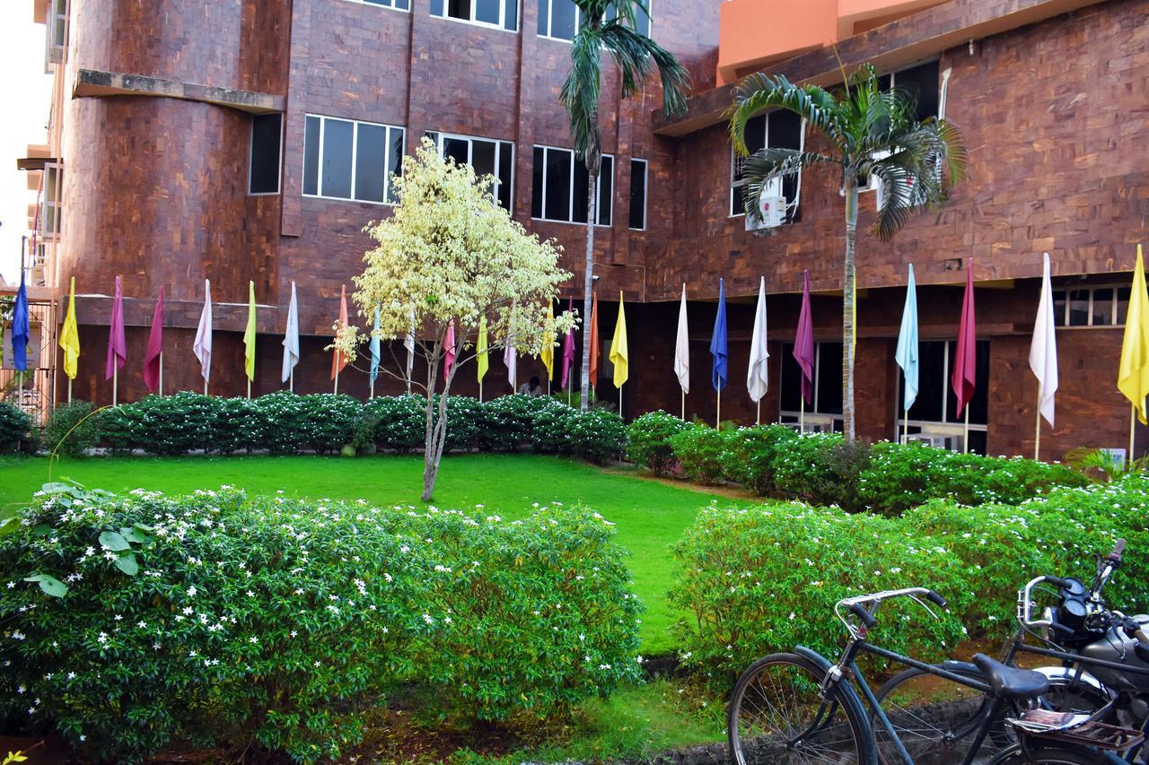 Hotel Triveni Balangir エクステリア 写真