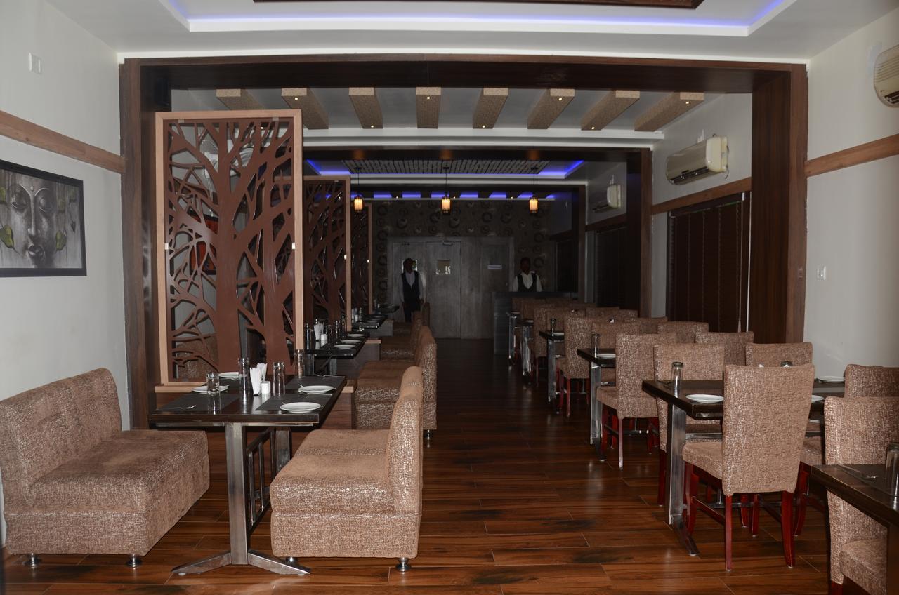 Hotel Triveni Balangir エクステリア 写真