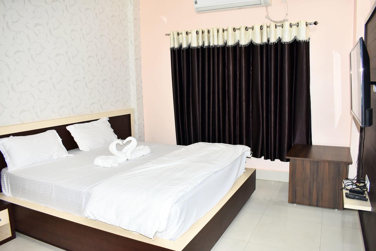 Hotel Triveni Balangir エクステリア 写真