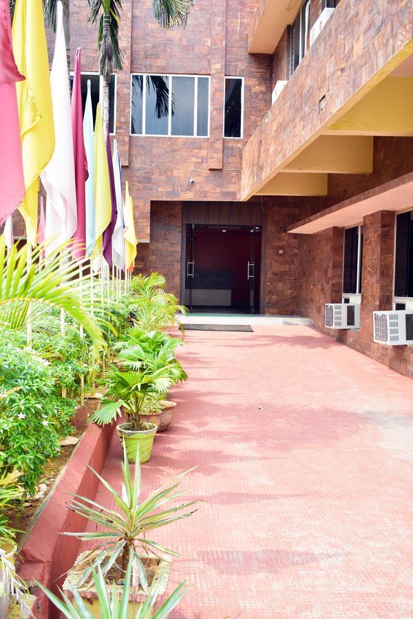 Hotel Triveni Balangir エクステリア 写真