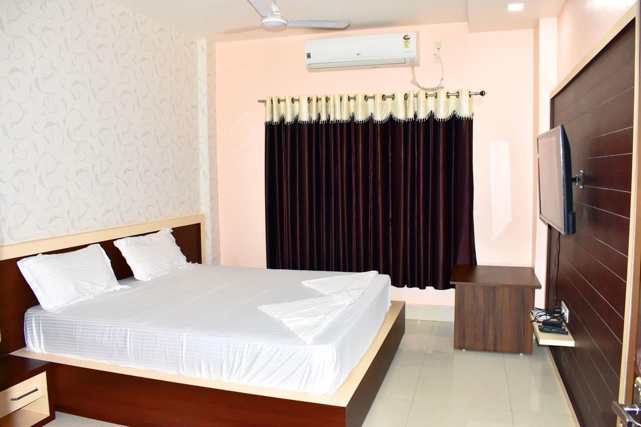 Hotel Triveni Balangir エクステリア 写真
